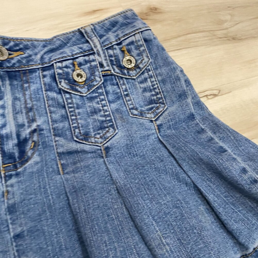 Angels Denim Pleated Mini Skirt Size 7 Y2K Low Rise Button Detail - Picture 6 of 10